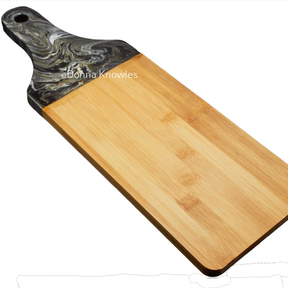 NWOT Fluid Art Bamboo Serving Paddle, Cheese Board